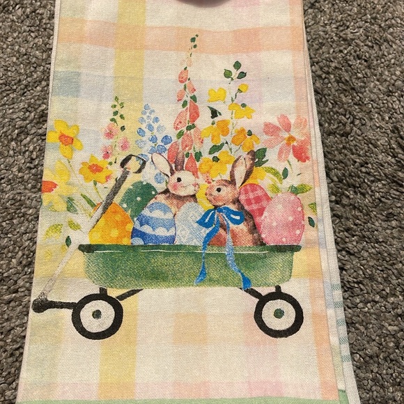 BRAND NEW, Set of 4 Spring Time Kitchen Towels - Picture 2 of 6